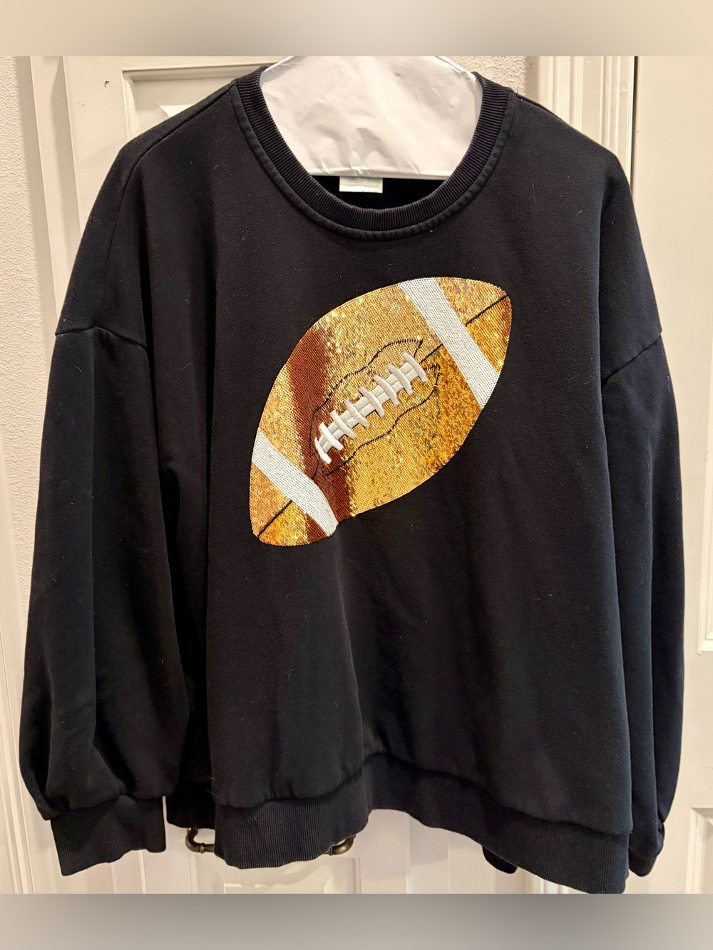 EUC! QUEEN OF SPARKLES Black Crewneck Sweatshirt w/Sequin Gold Football Graphic